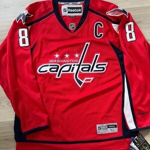 Official Capitals #8 Captain Jersey, autographed!
•NWT• never worn•